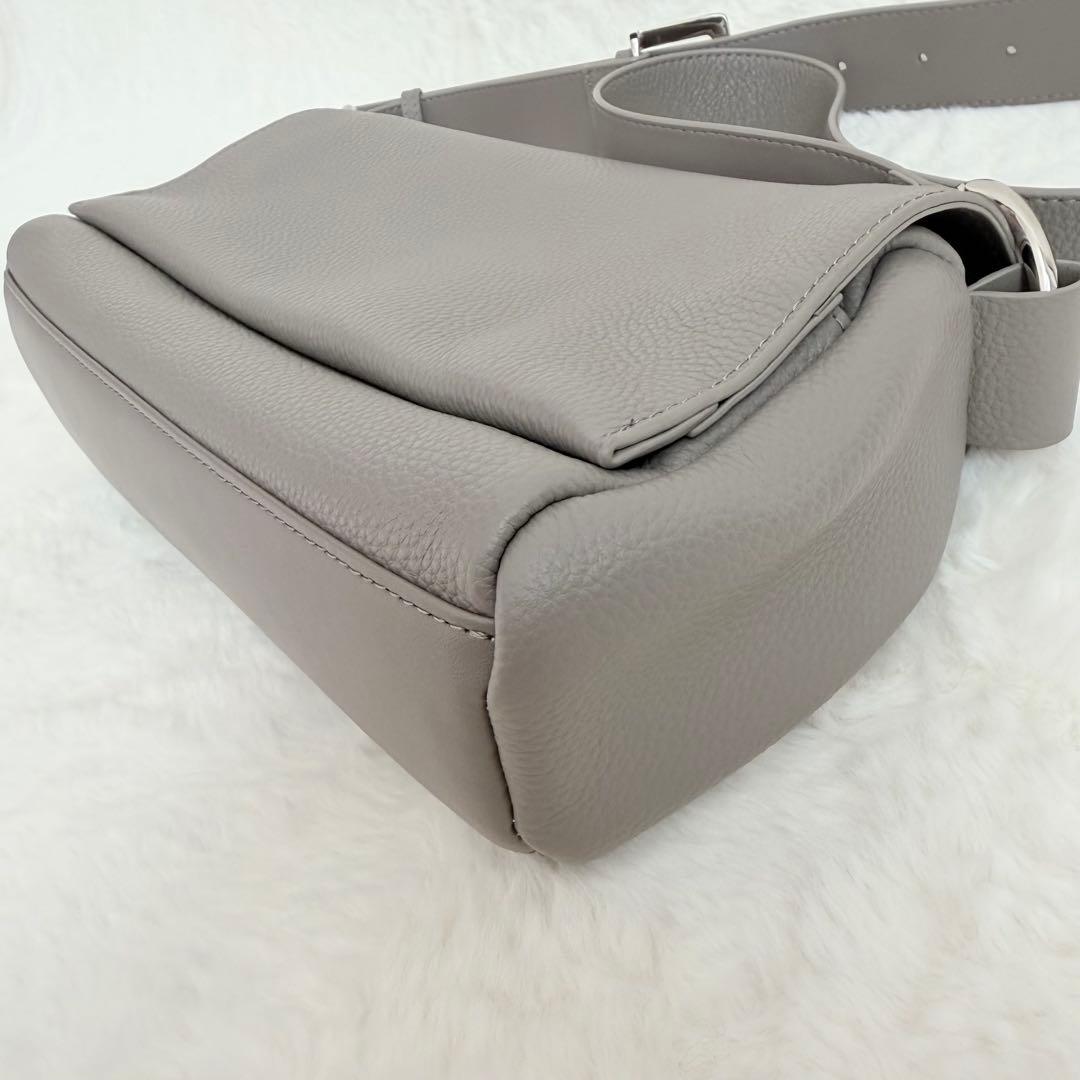 美品✨ビアズリー　レザーボディバッグ　トープ　ショルダーバッグ　2WAY 完売品