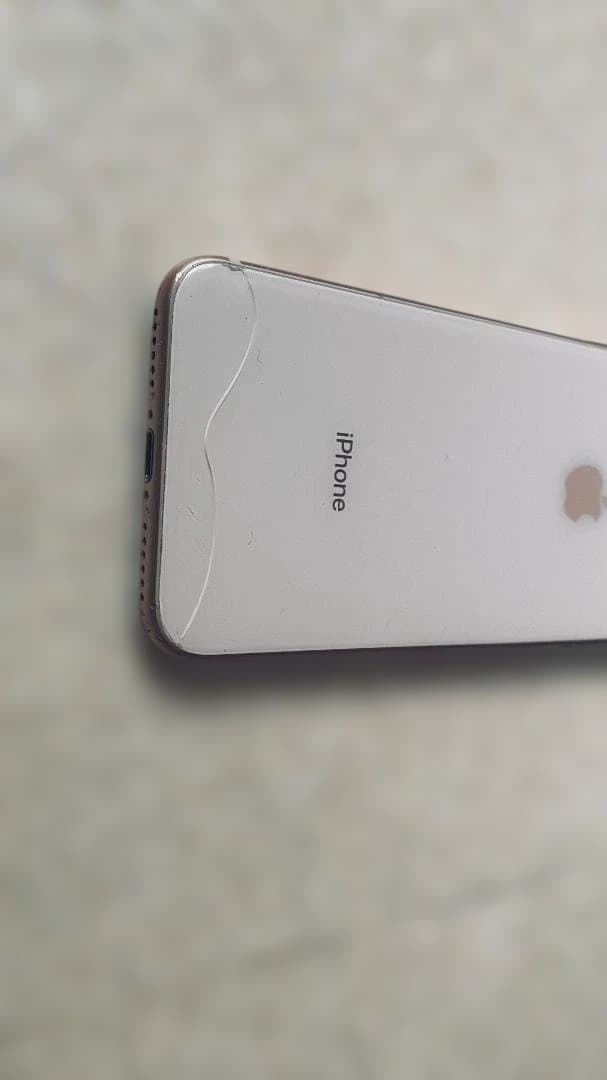 S*）様 iPhone 8 256GB SIMフリー 本体 (バッテリー交換推奨