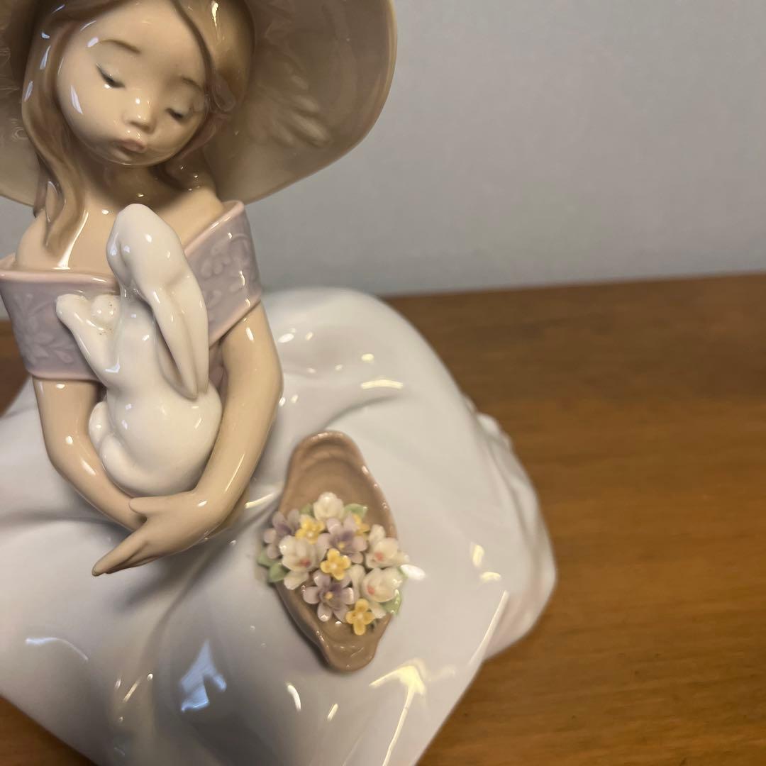 リヤドロ　少女とうさぎ　花篭