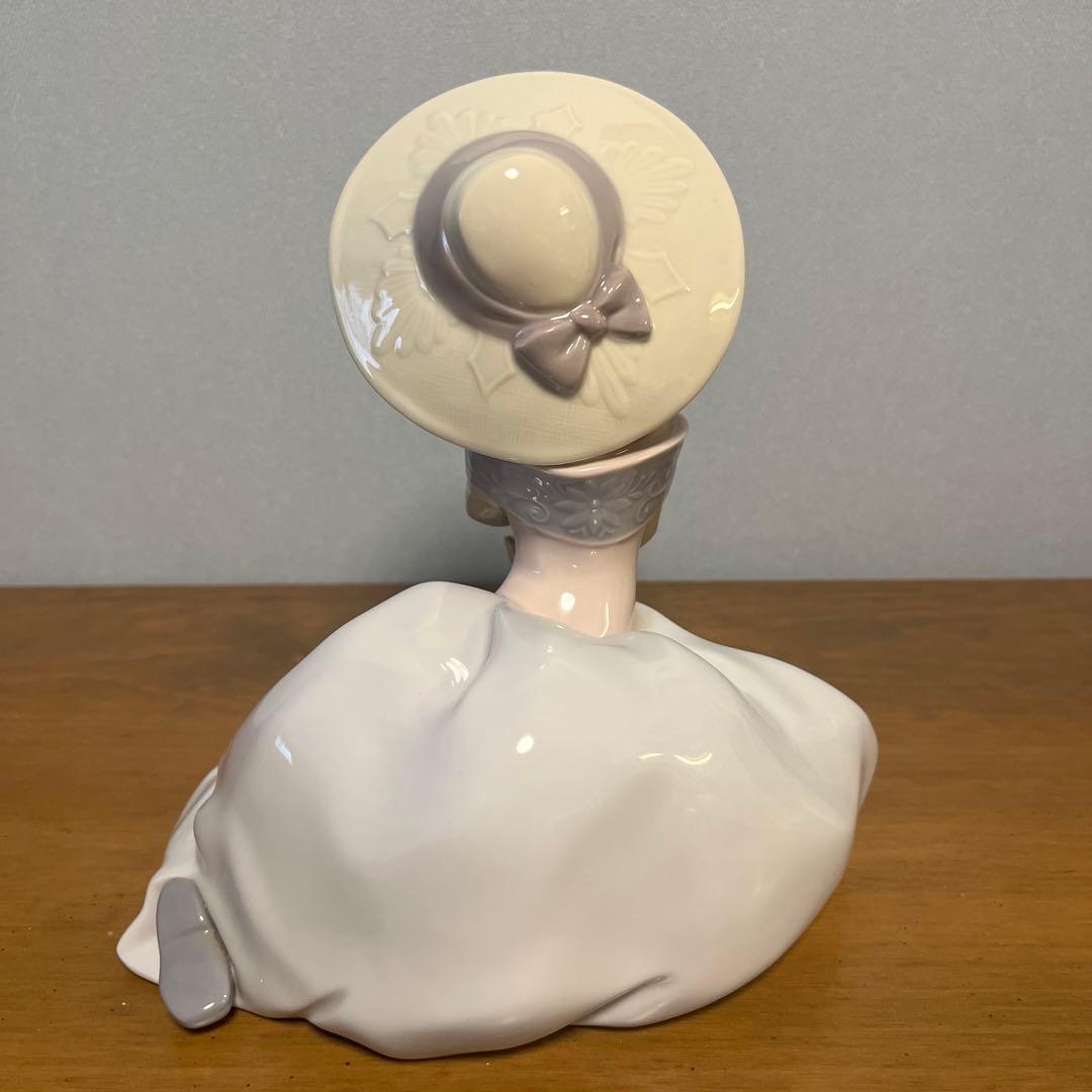 リヤドロ　少女とうさぎ　花篭