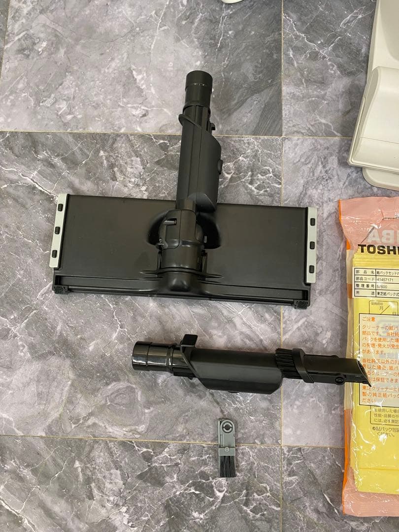 24年製　東芝 TOSHIBA VC-SL130DS サイクロン掃除機