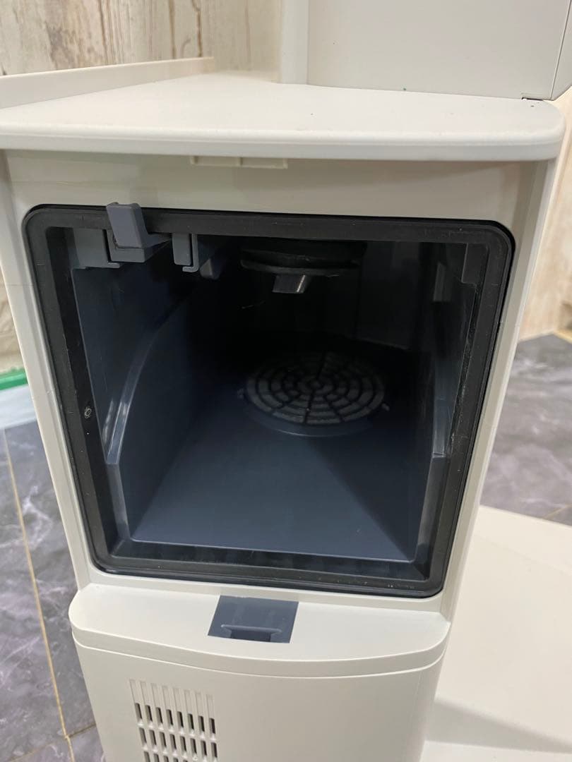 24年製　東芝 TOSHIBA VC-SL130DS サイクロン掃除機