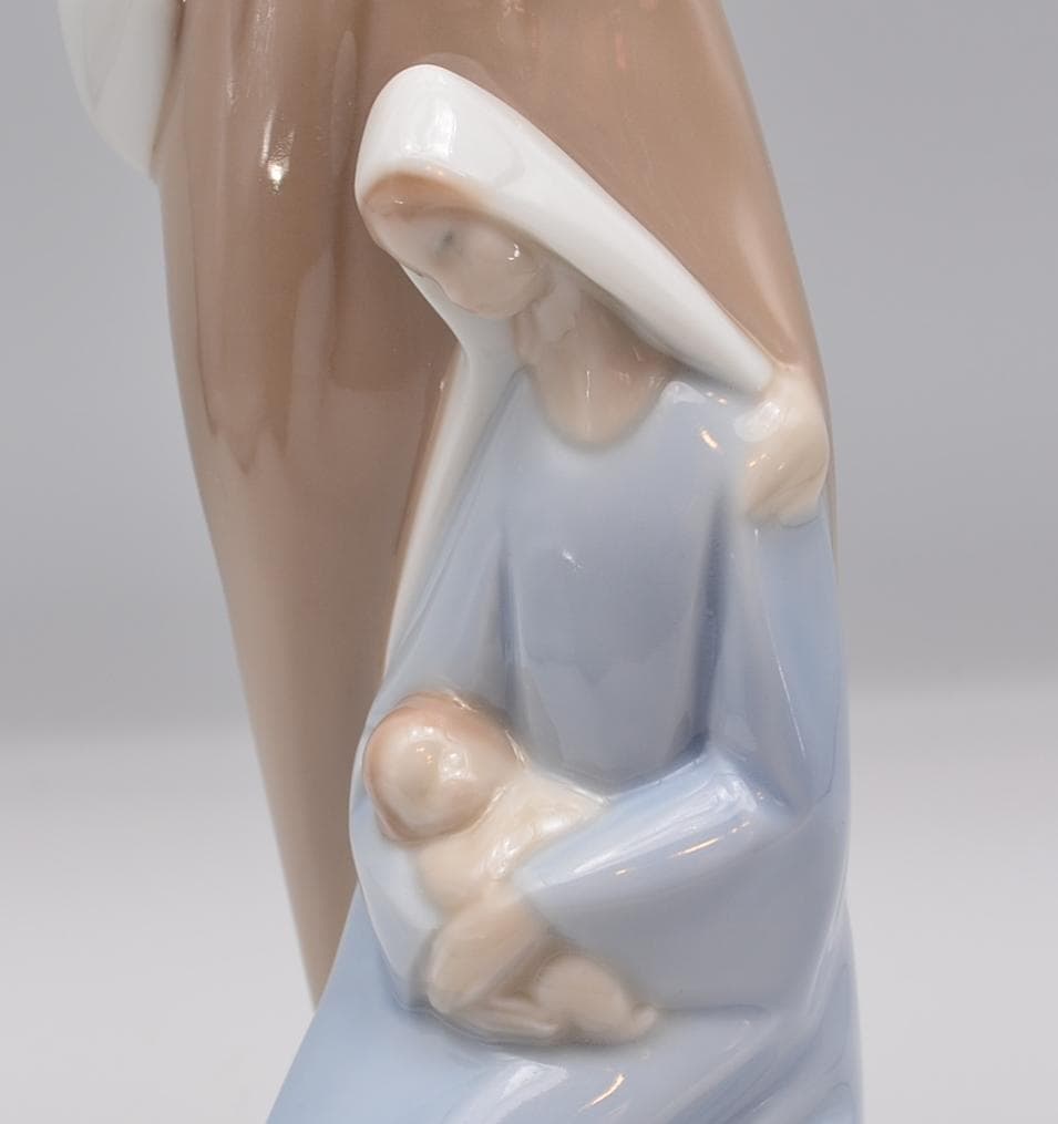 聖家族と降誕　＃4585　★リヤドロ　スペイン　ポーセリン　箱付き　ご成約済み