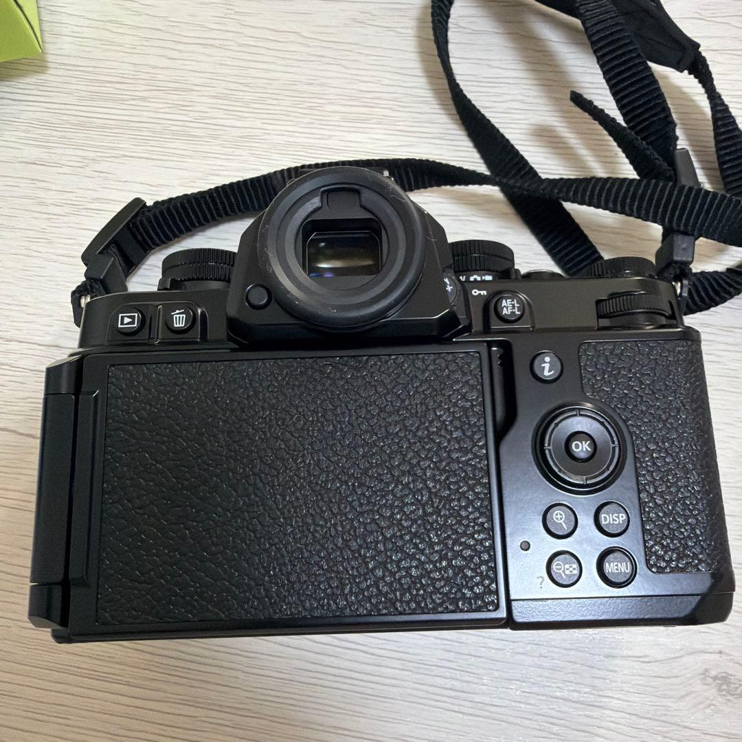 Nikon Zf ミラーレス一眼カメラ ブラック