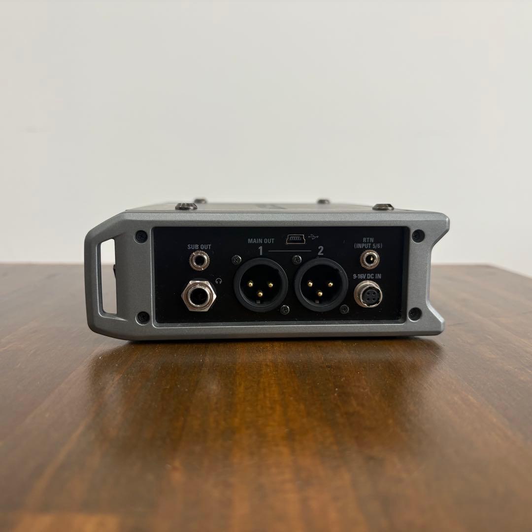 ZOOM F4（ズーム F4）　8トラック フィールドレコーダー