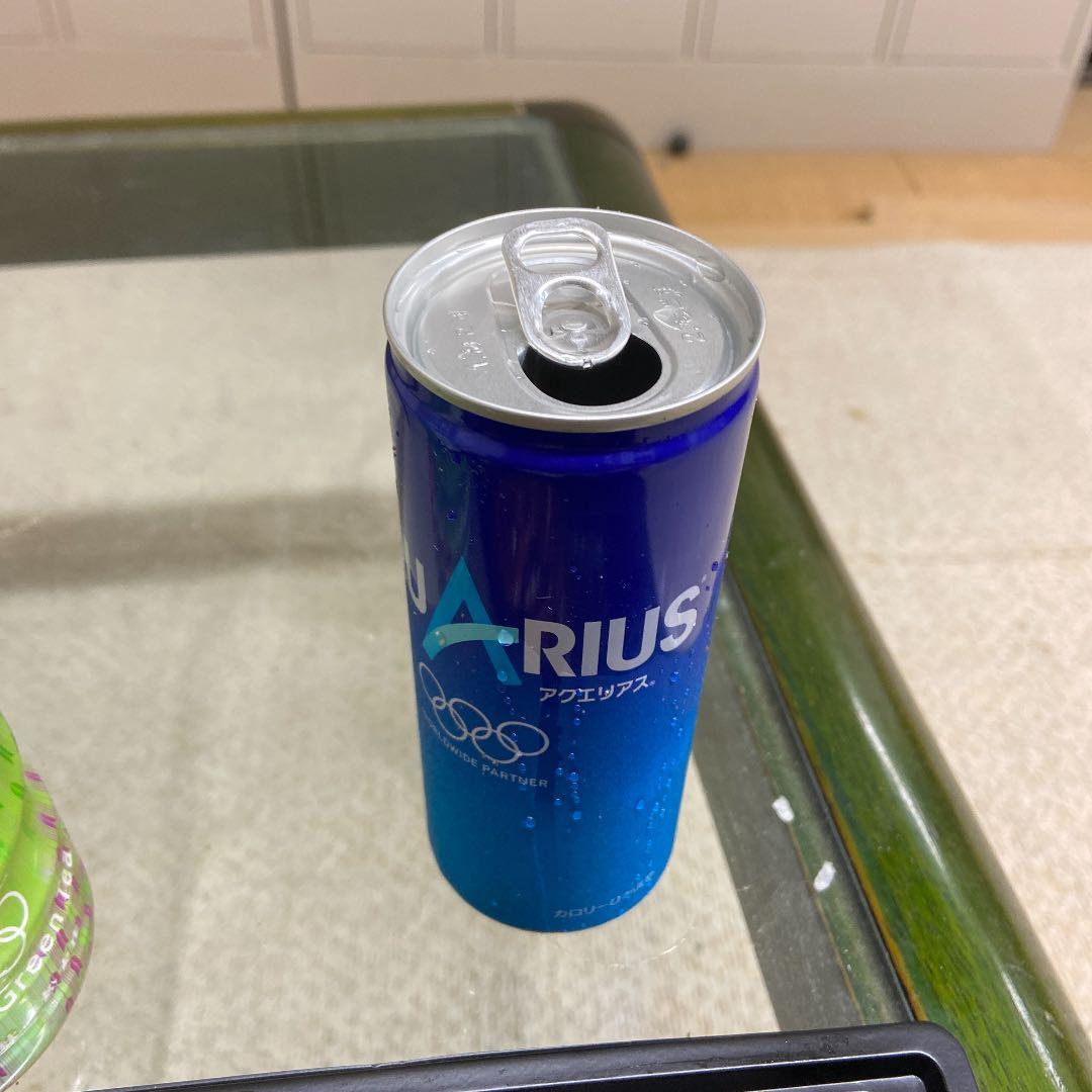 アクエリの缶