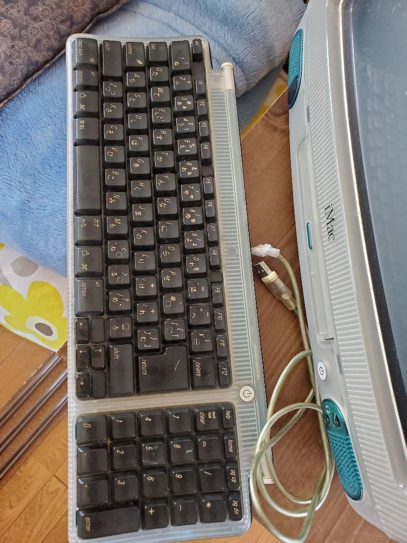 オマケ付き Apple iMac ボンダイブルー初期型