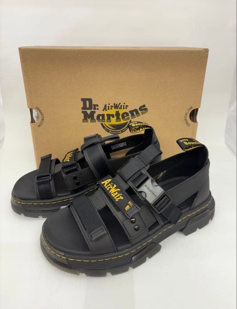 Dr.Martens ドクターマーチン　PEARSON マルチストラップサンダル
