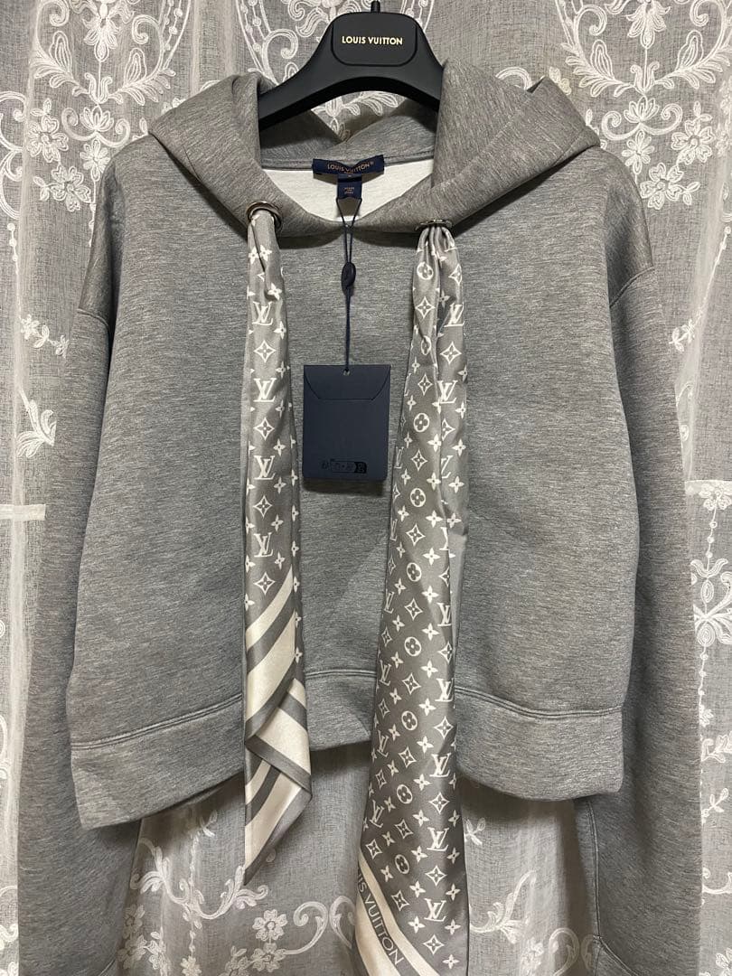 今期　ルイヴィトン　トレーナー