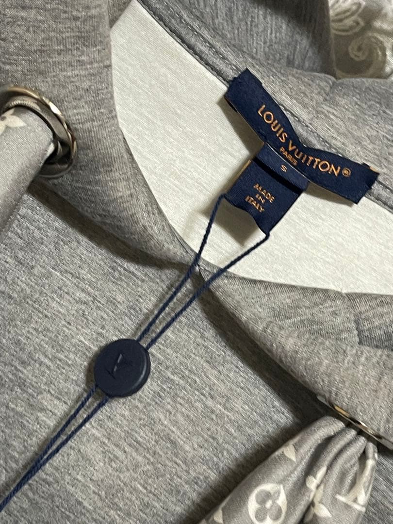 今期　ルイヴィトン　トレーナー