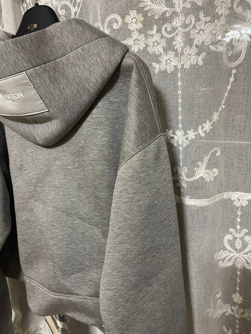 今期　ルイヴィトン　トレーナー