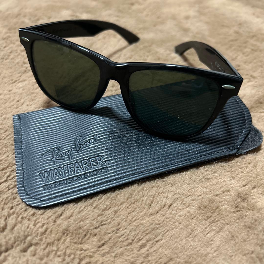 Ray-Ban Wayfarer ブラックサングラス ケース付き