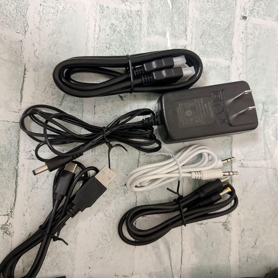 プロジェクター　小型　ポータブル　 三脚付き　天井投影 シャンパンゴールド