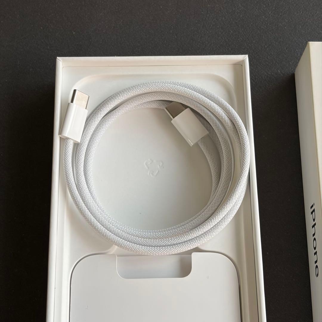 ★美品★ Apple iPhone 15 ブラック 256GB 本体 箱付き