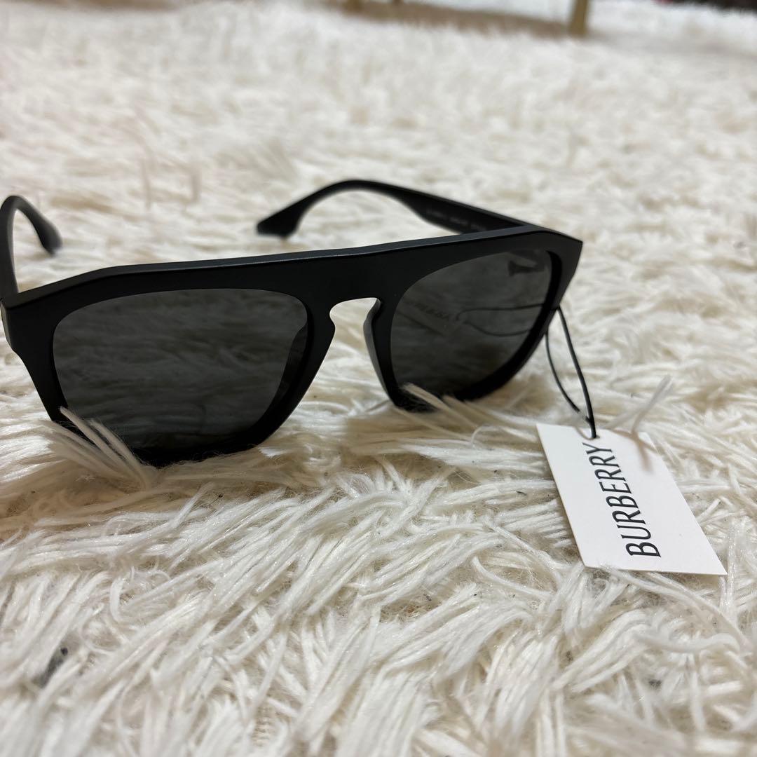 【新品正規店購入】バーバリーBURBERRY サングラス BE4396Uスクエア