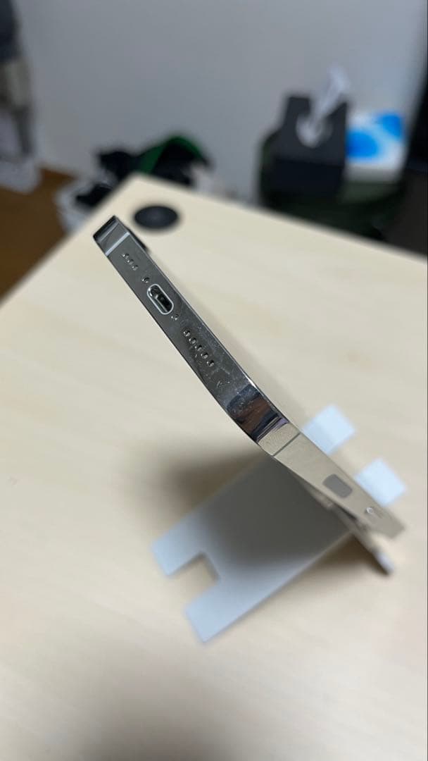 【SIMフリー】iPhone 13 Pro 256GBシルバー 背面ひび割れ