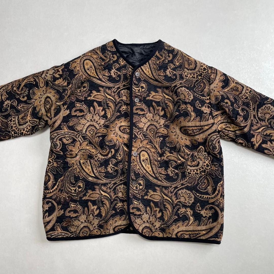 美品　antiqua　ノーカラージャケット　キルティング　ブラック　ペイズリー