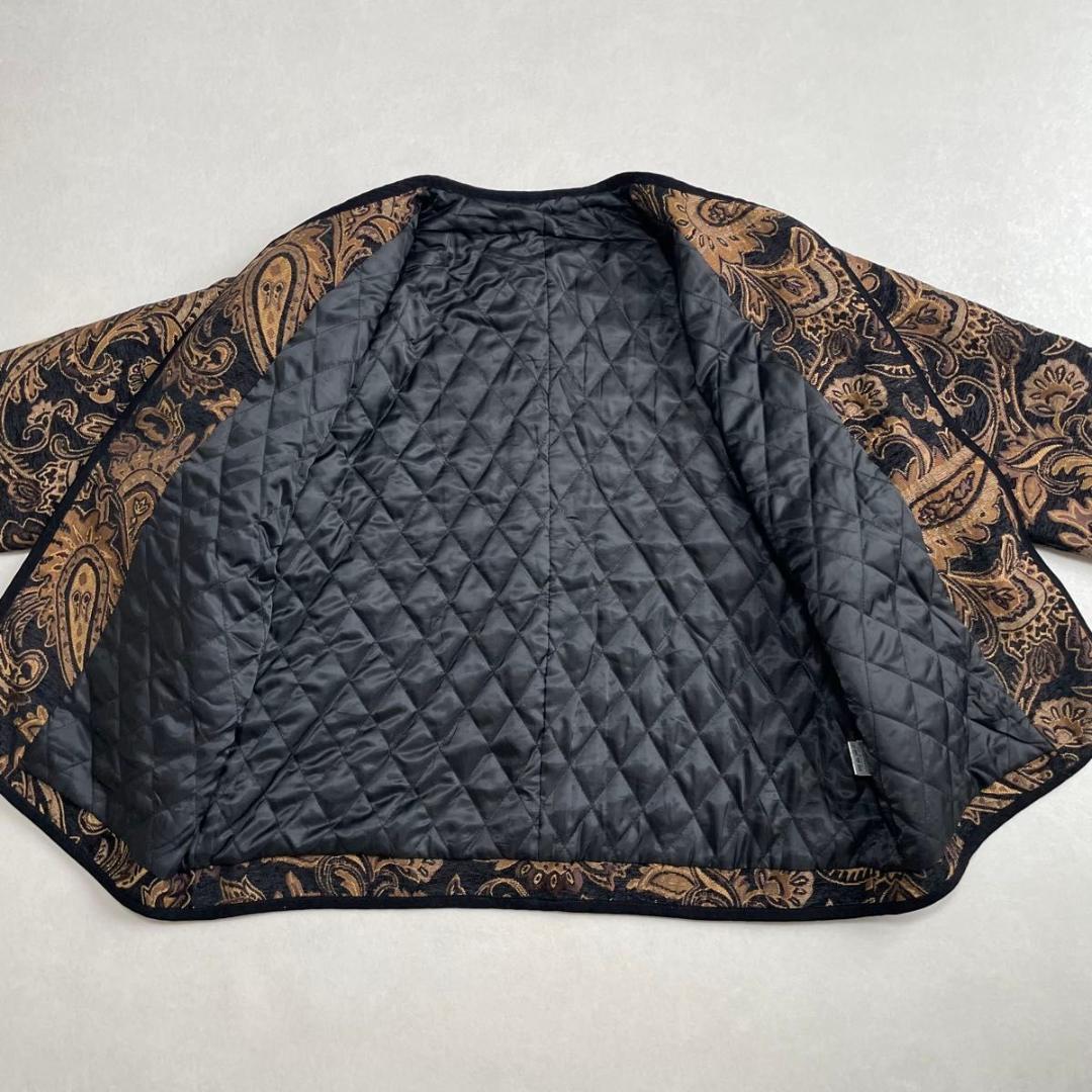 美品　antiqua　ノーカラージャケット　キルティング　ブラック　ペイズリー