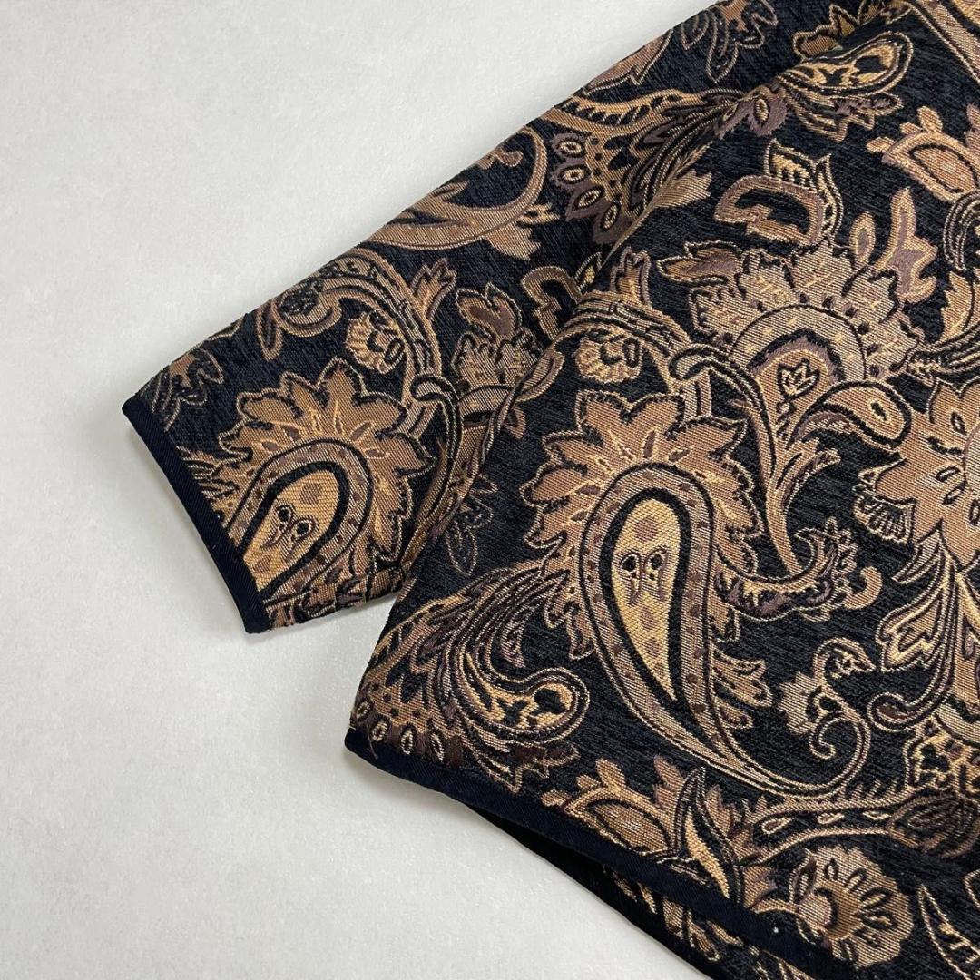 美品　antiqua　ノーカラージャケット　キルティング　ブラック　ペイズリー