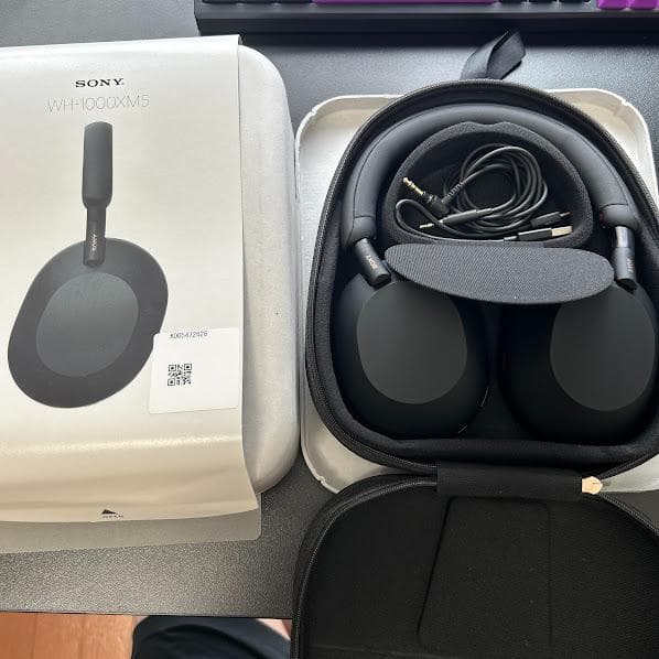 SONY WH 1000 XM5　ノイズキャンセリング　ワイヤレスヘッドホン