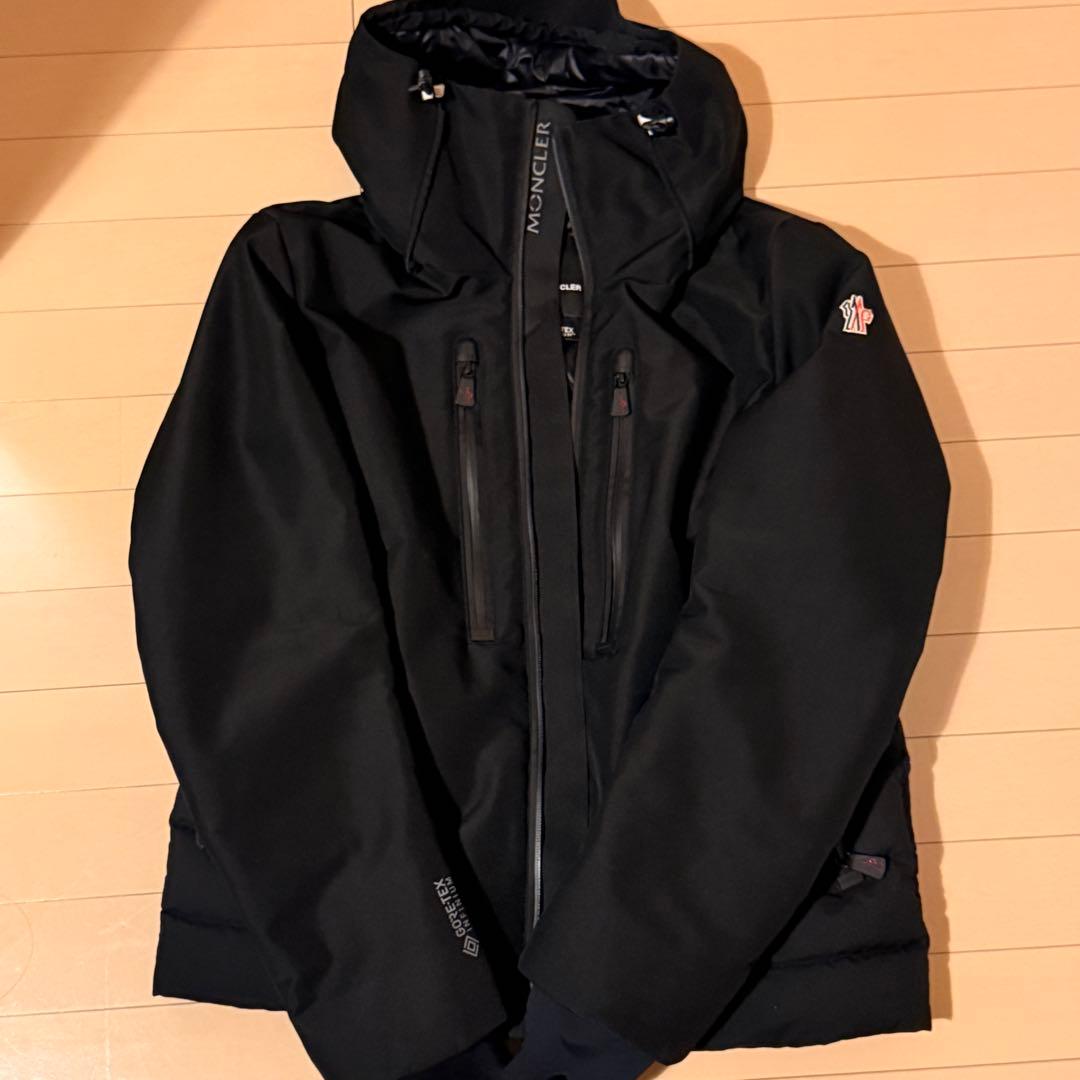 MONCLER ブラック ダウンジャケットGRENOBLE BESSANS