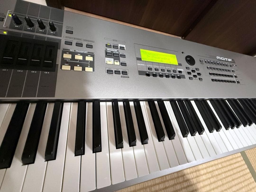 YAMAHA（ヤマハ）　MOTIF 8　シンセサイザー　88鍵