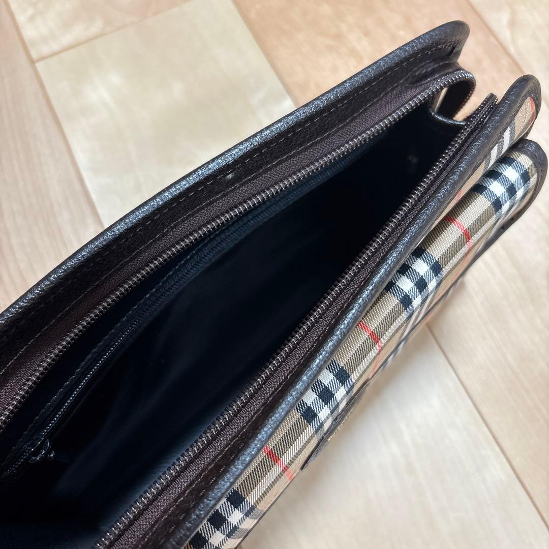 バーバリー　クラッチバッグ