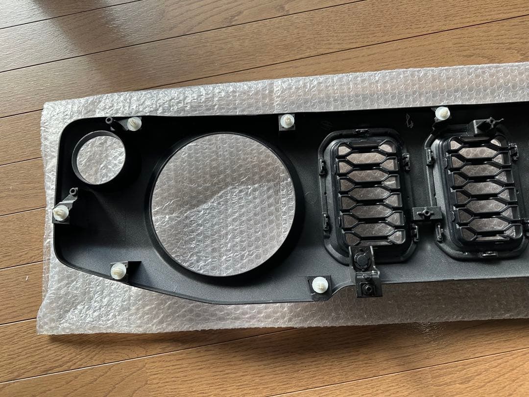 ジムニーノマド　純正フロントグリル　新車外し