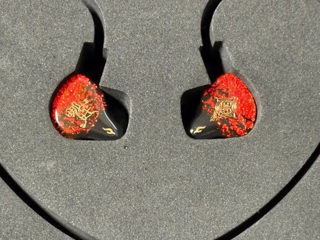 イヤホン TANGZU NEZHA 6BA + 1EST