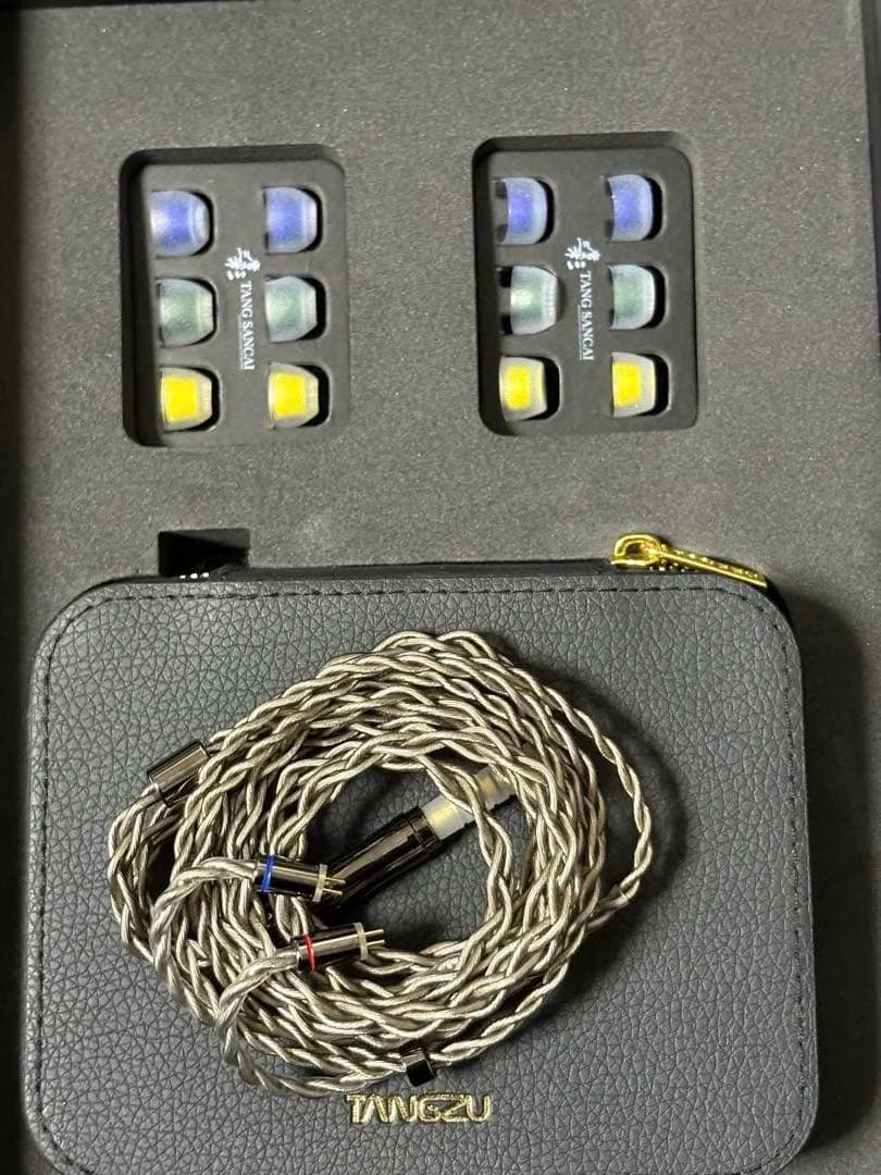 イヤホン TANGZU NEZHA 6BA + 1EST