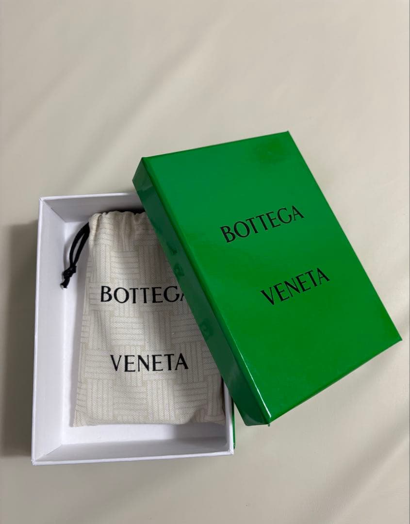 BOTTEGA VENETA シリコンケース ダークグリーン