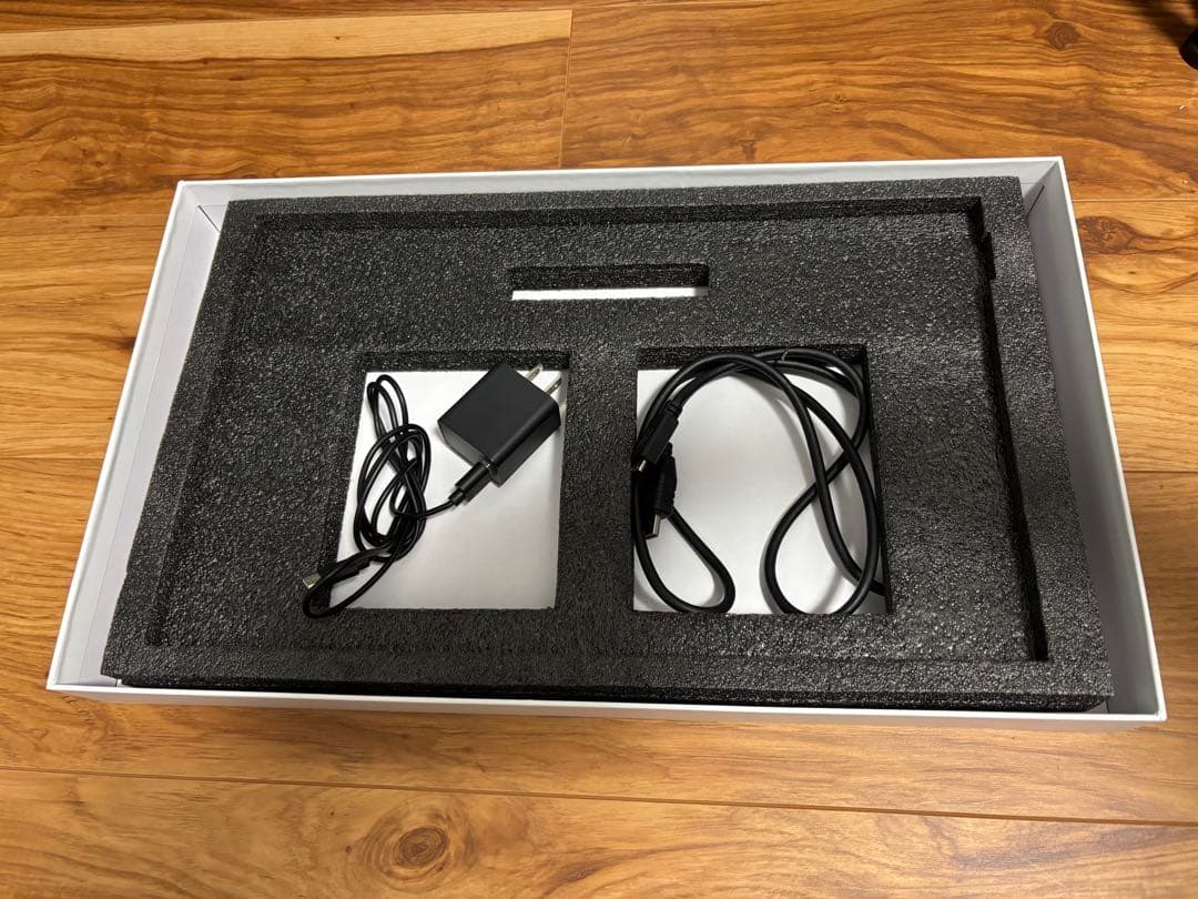 箱付き美品WINTEN 15.6インチ WT-156H2-BS