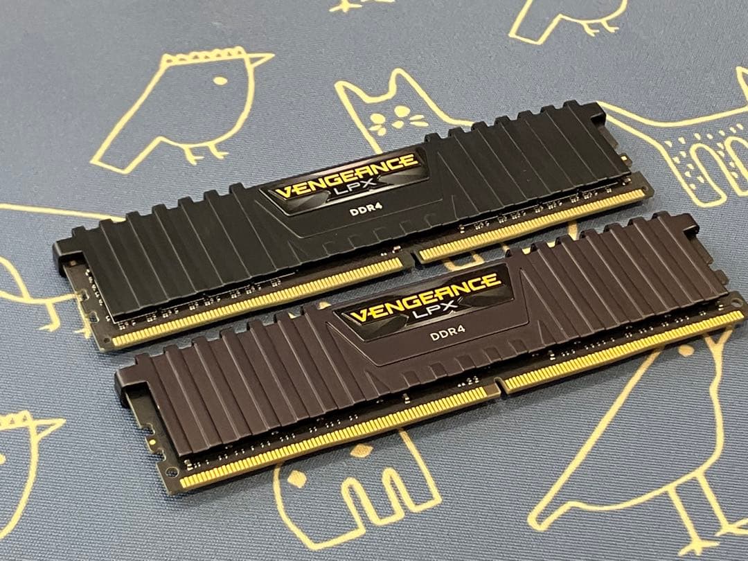 メモリー CORSAIR VENGEANCE LPX DDR4 16GB(8GBx2)