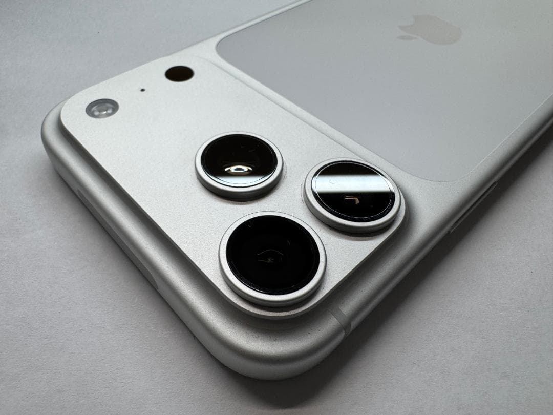 iPhone17 Pro Max 1TB シルバー MFYF4J／A 中古品