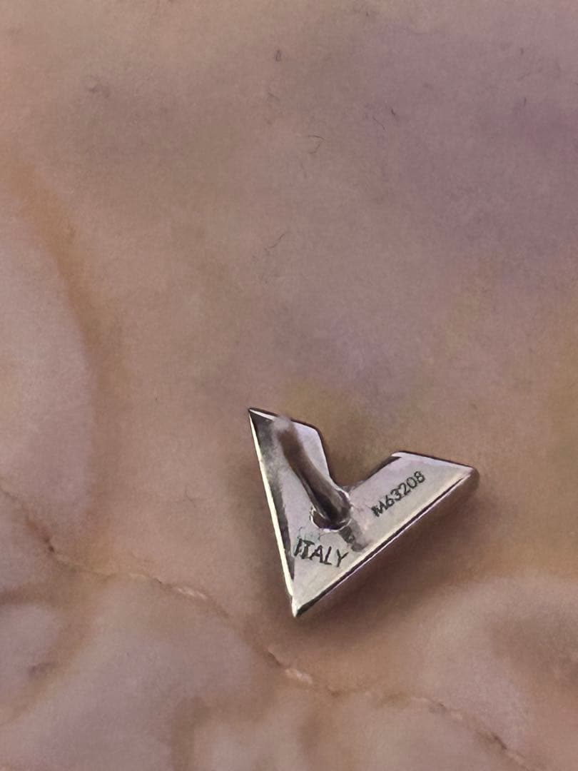 y*i様 Louis Vuitton メンズピアス