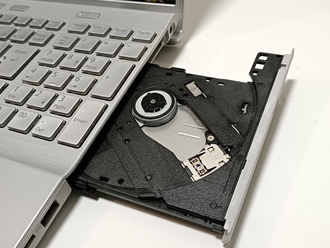 2024年 富士通 Windows11 15.6型 ノートパソコン SSD