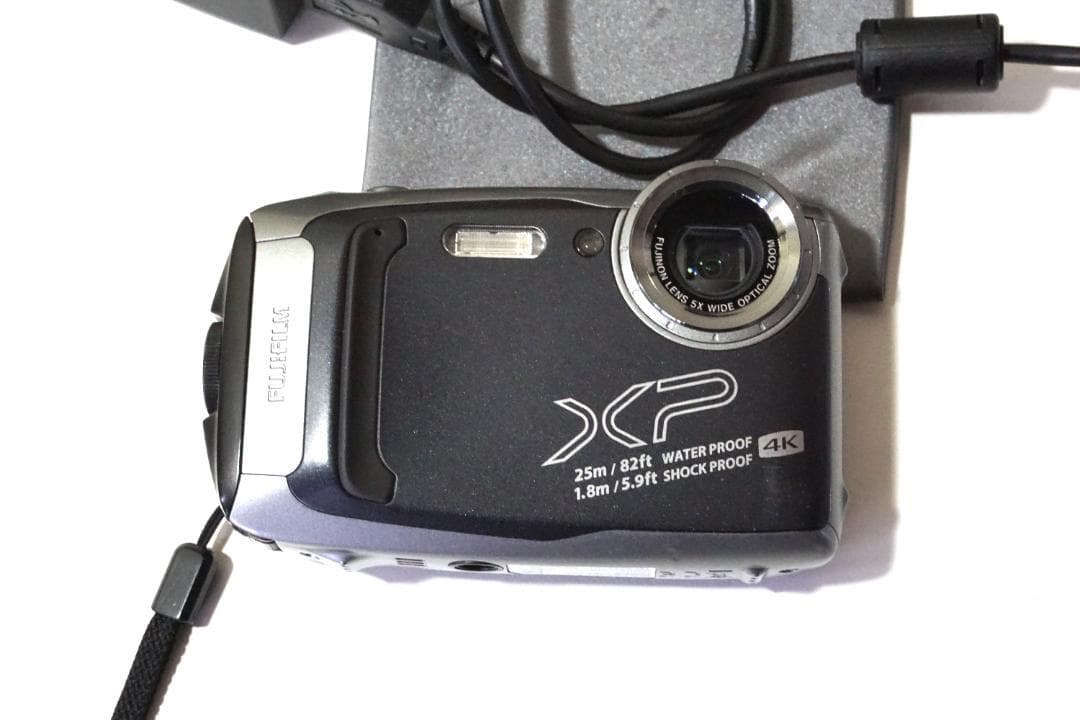 デジタルカメラ☆FUJIFILM FinePix XP140・バッテリー２個・他