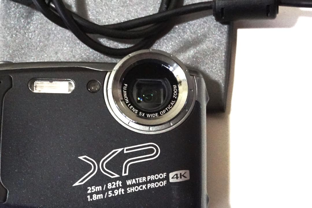 デジタルカメラ☆FUJIFILM FinePix XP140・バッテリー２個・他