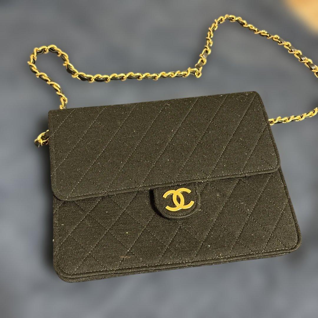 【CHANEL】 キルティング ブラックバッグ