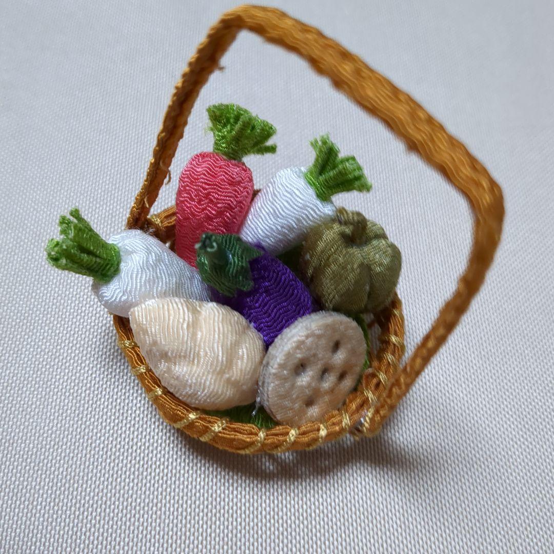 ちりめん細工　　おせち　料理　籠盛など　11点　（12月7日　4点追加しました）