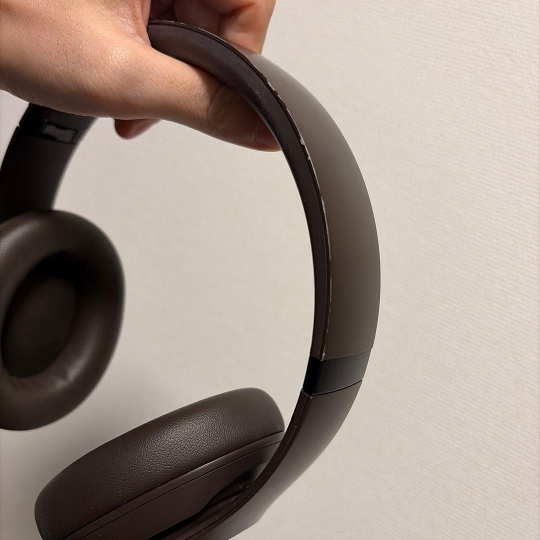 Beats Studio Pro ブラウン