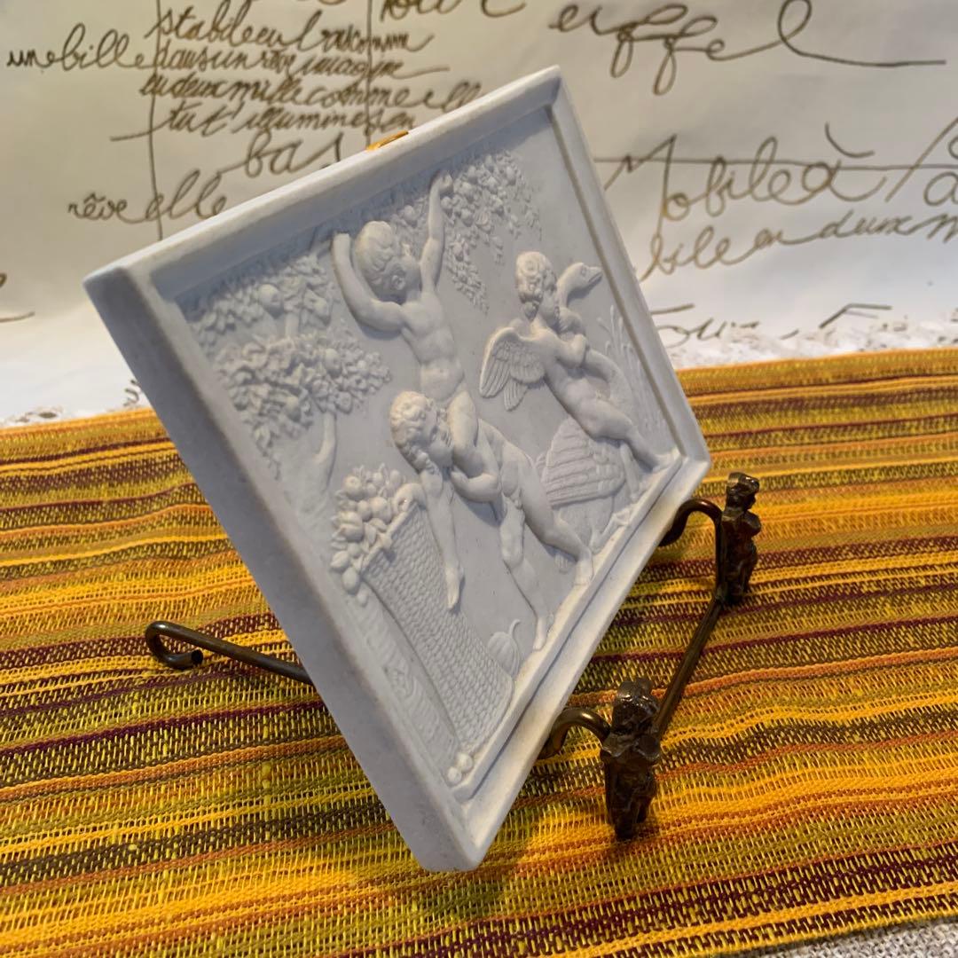 ビングオーグレンダール　レアなアンティークのビスク焼きの天使の子供達の陶板！