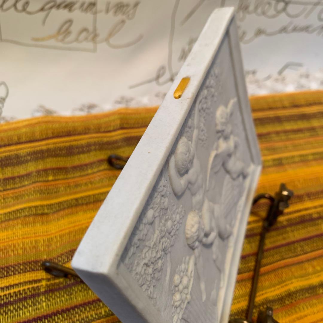 ビングオーグレンダール　レアなアンティークのビスク焼きの天使の子供達の陶板！