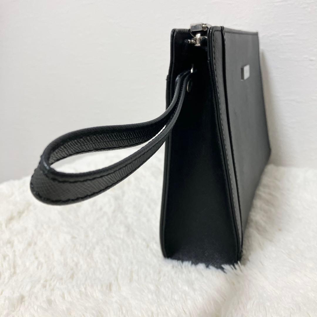 BURBERRY✨バーバリー　クラッチバッグ　レザー