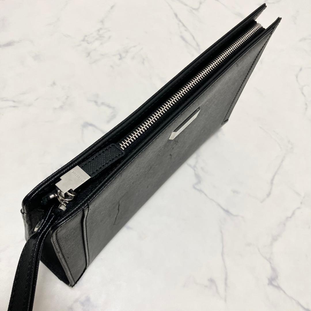 BURBERRY✨バーバリー　クラッチバッグ　レザー