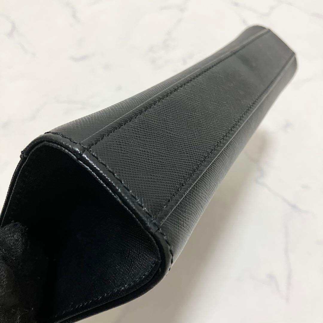 BURBERRY✨バーバリー　クラッチバッグ　レザー