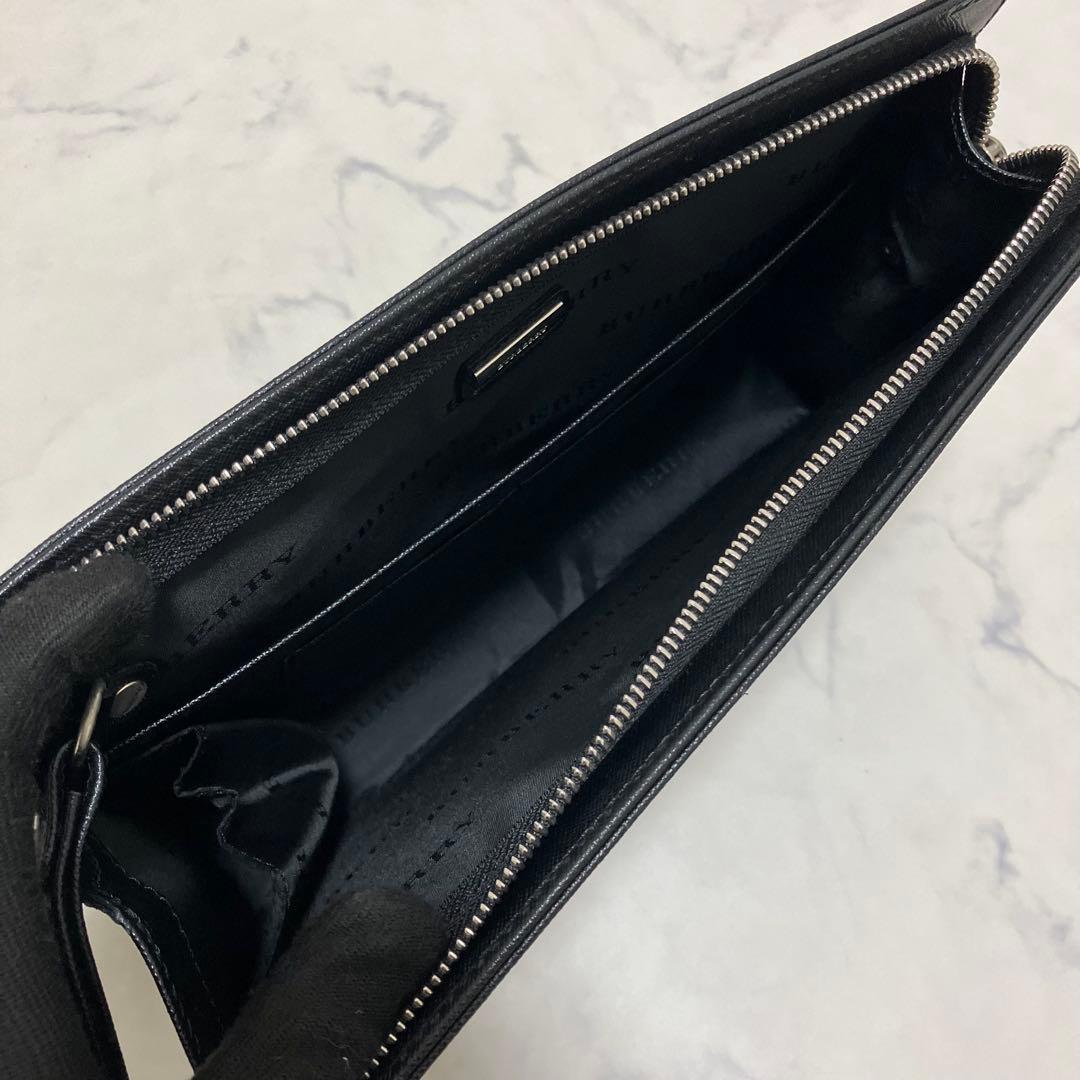 BURBERRY✨バーバリー　クラッチバッグ　レザー