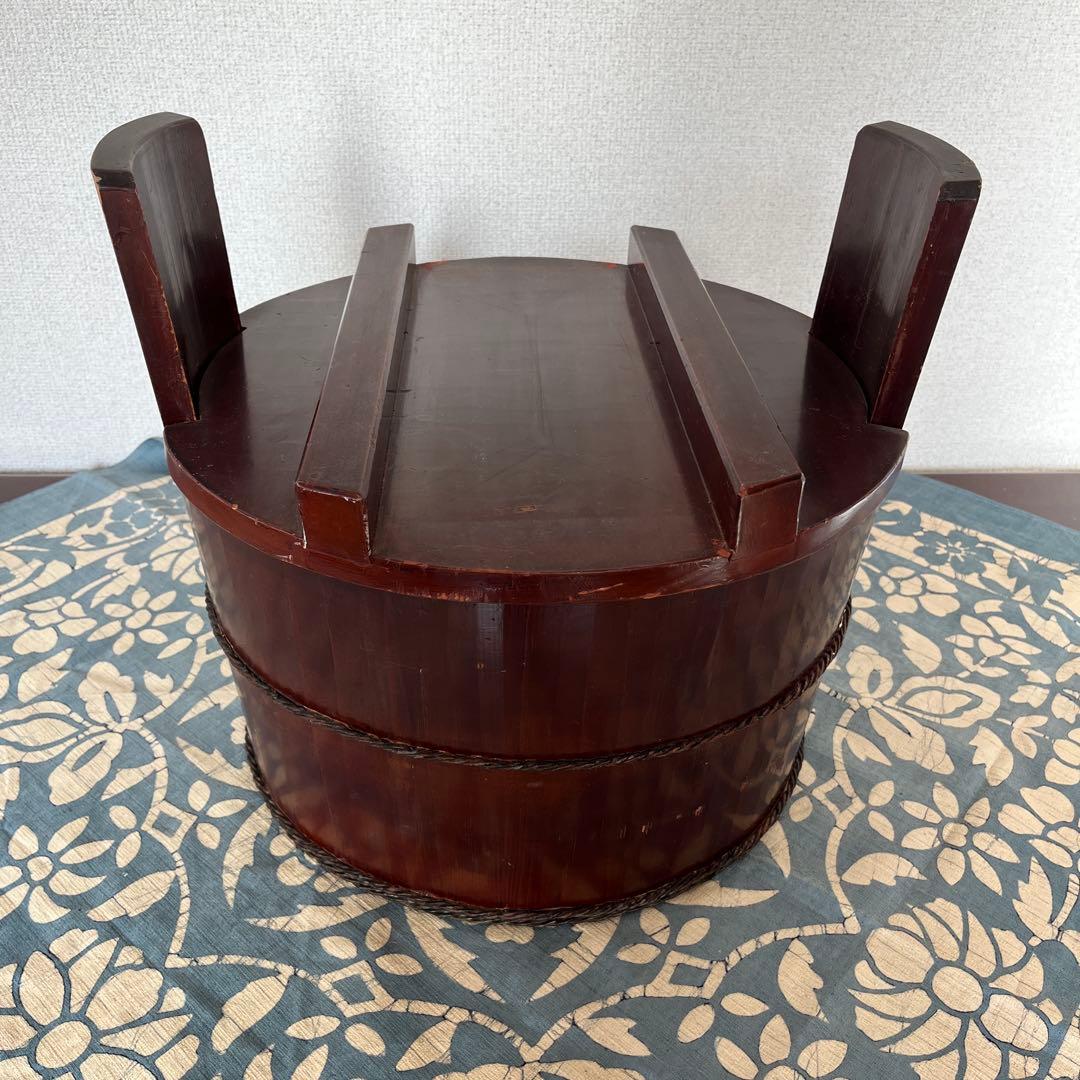 手付き蓋付き桶　漆桶