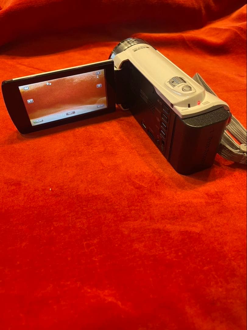 【美品】 JVC ビデオカメラ Everio GZ-E265 ホワイト