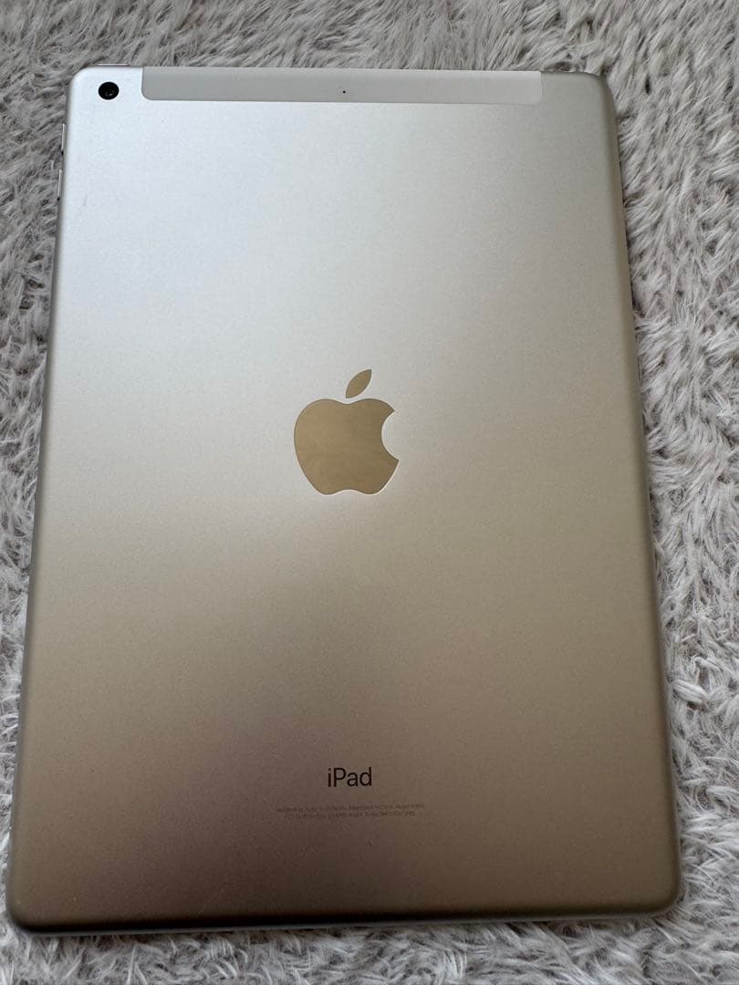 iPad 第6世代 SIMフリー　32GB